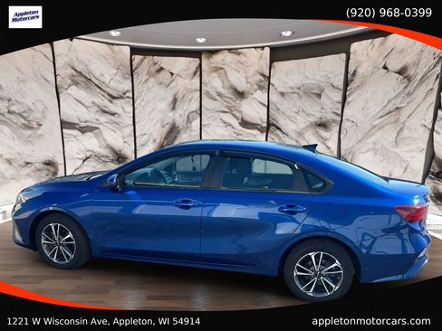Used 2022 Kia Forte LXS FWD image 3