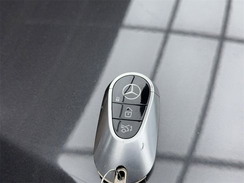 Used 2022 Mercedes-Benz S 500 4MATIC w/ Warmth & Comfort Package image 64