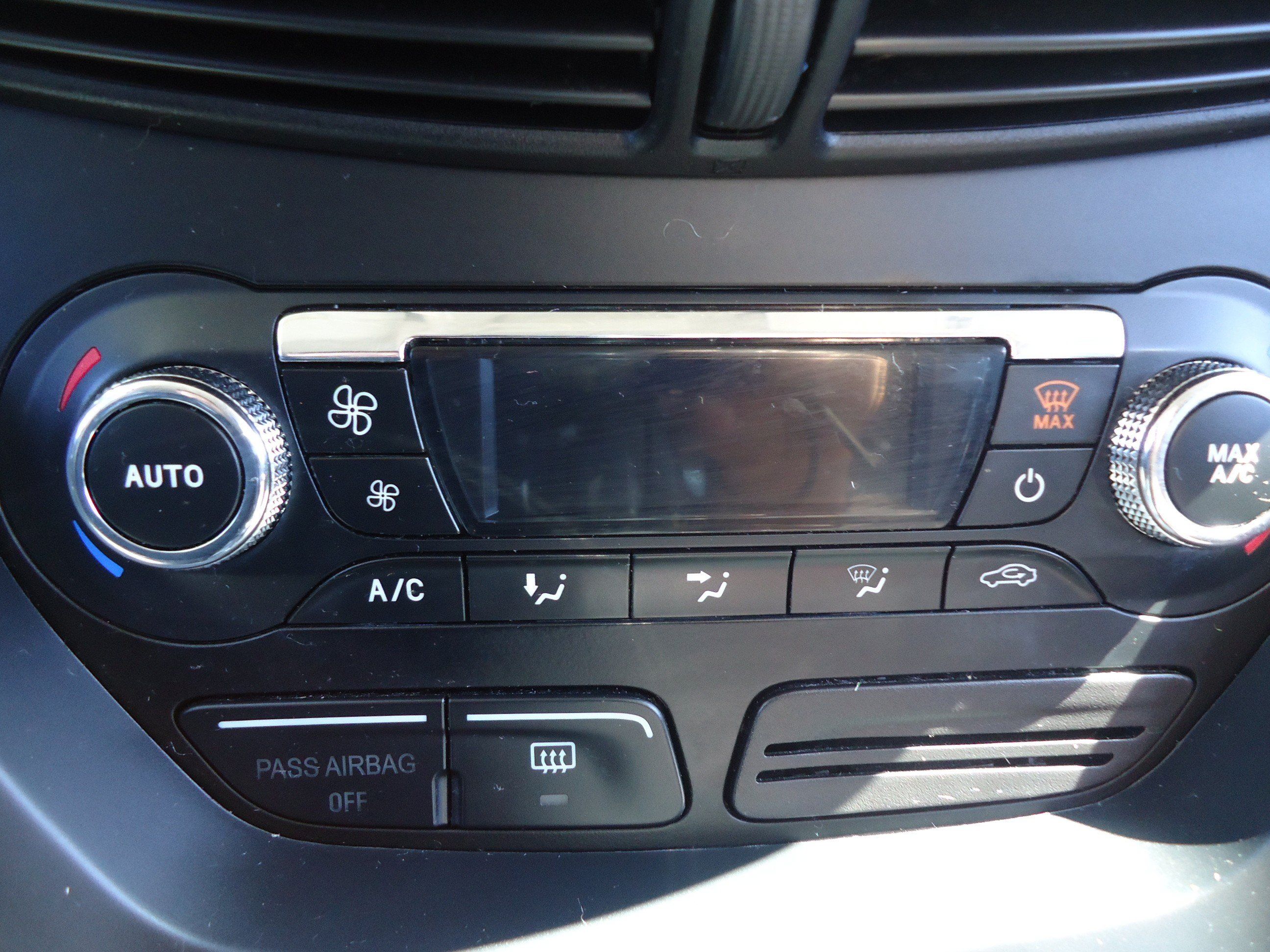 Used 2014 Ford Escape SE w/ SE Chrome Package FWD image 17