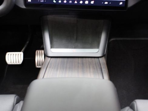 Used 2023 Tesla Model X image 43