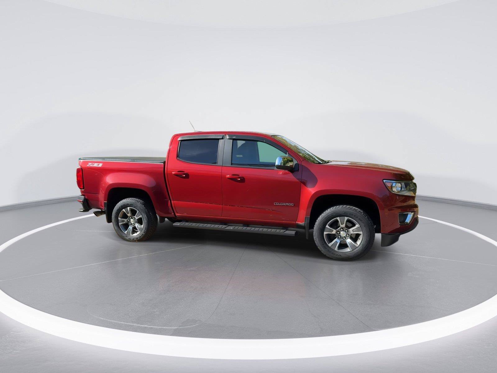 Used 2015 Chevrolet Colorado Z71 AWD/4WD image 2