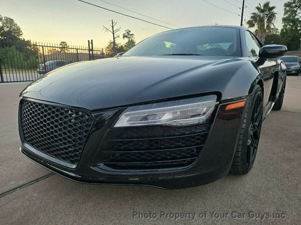Used 2015 Audi R8 V8 w/ Extended Leather Package AWD/4WD image 1