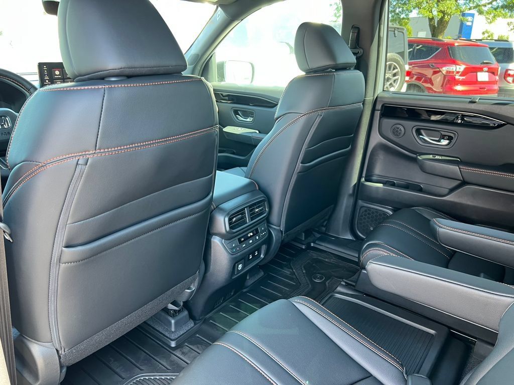 New 2026 Honda Pilot TrailSport image 38