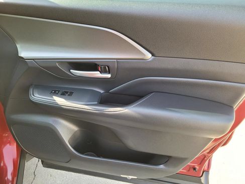 Used 2025 Toyota Grand Highlander FWD image 7