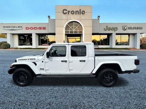 Used 2025 Jeep Gladiator Sport AWD/4WD image 6