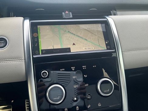 Used 2023 Land Rover Discovery Sport SE R-Dynamic image 6