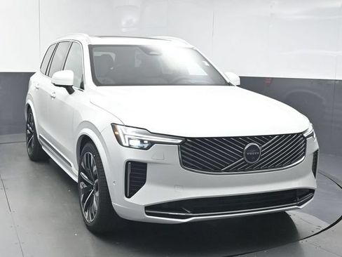 Used 2026 Volvo XC90 B6 Ultra w/ Protection Package Premier AWD/4WD image 2