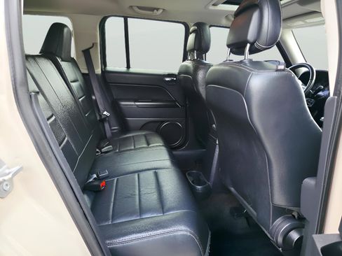 Used 2017 Jeep Patriot High Altitude image 12