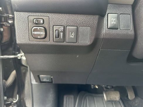 Used 2018 Toyota RAV4 XLE w/ Plus Extra Value Package AWD/4WD image 11