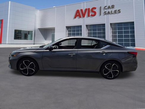 Used 2025 Nissan Altima 2.5 SR FWD image 10