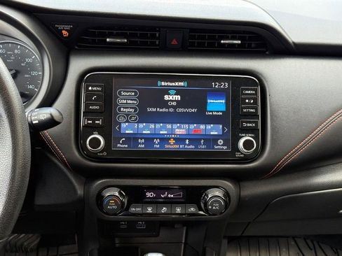 Used 2021 Nissan Kicks SR image 10