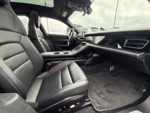 Used 2020 Porsche Taycan Turbo AWD/4WD image 31