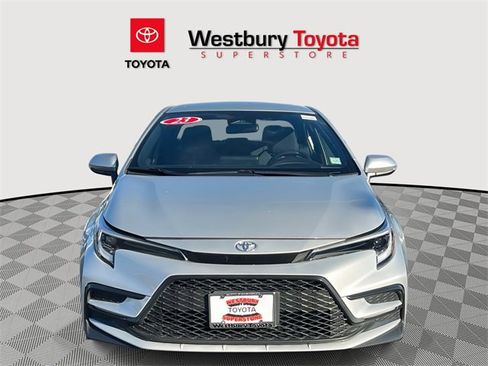 Certified 2023 Toyota Corolla SE image 3