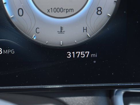 Used 2025 Hyundai Elantra SEL image 36