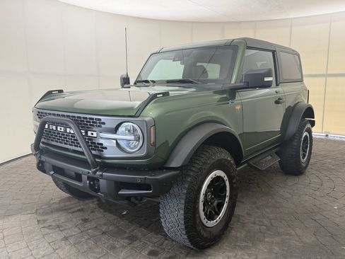 Used 2023 Ford Bronco Badlands w/ Sasquatch Package AWD/4WD image 3