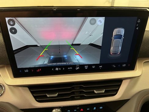 Certified 2025 Ford Explorer Active image 12