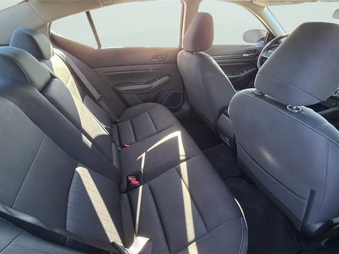 Used 2024 Nissan Altima 2.5 SV image 17