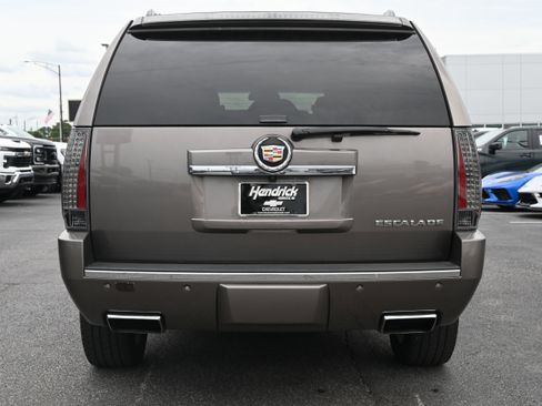 Used 2013 Cadillac Escalade Premium AWD/4WD image 10