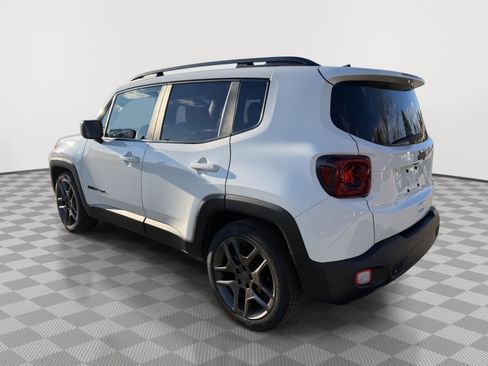 Used 2021 Jeep Renegade Latitude image 3