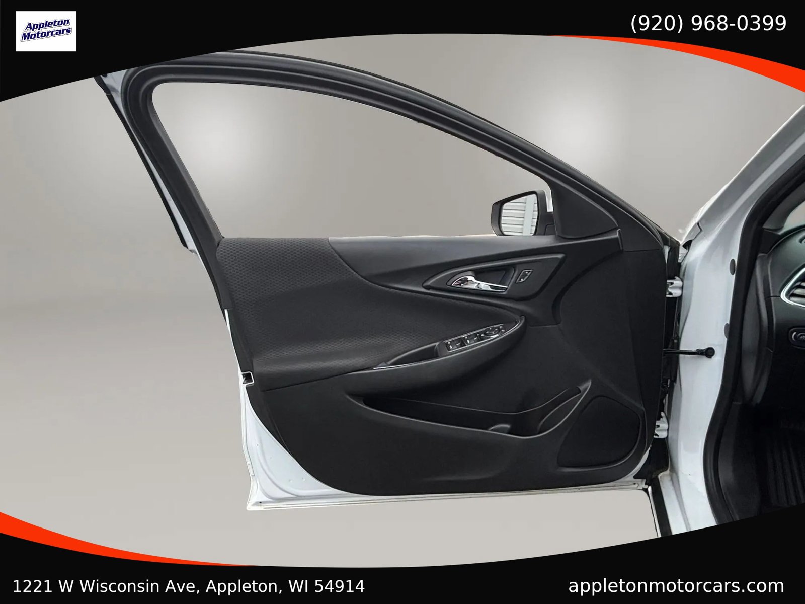 Used 2018 Chevrolet Malibu LT FWD image 30