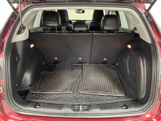 Used 2022 Jeep Compass Latitude w/ Sun and Sound Group AWD/4WD image 25