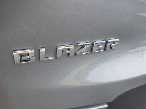 Used 2025 Chevrolet Blazer LT FWD image 11