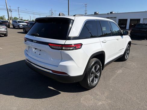 Used 2022 Jeep Grand Cherokee Limited 4xe w/ Luxury Tech Group II AWD/4WD image 5