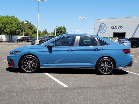 Used 2025 Volkswagen Jetta GLI Autobahn FWD image 9