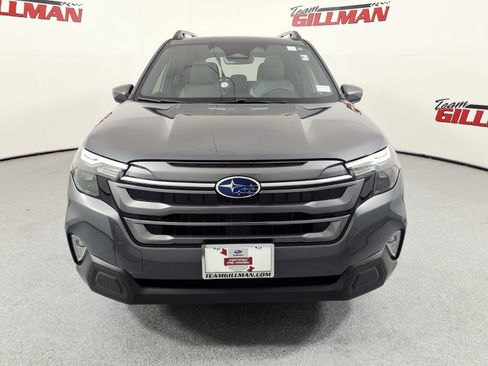 Used 2025 Subaru Forester Premium image 8