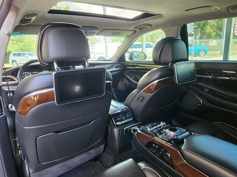 Used 2018 Genesis G90 5.0 Ultimate RWD image 31