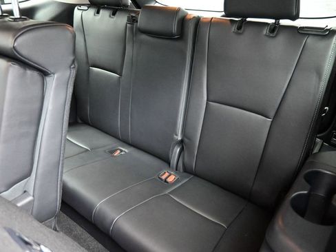 Used 2024 Toyota Highlander Limited AWD/4WD image 21