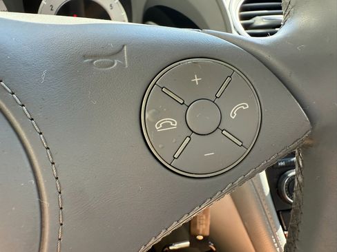 Used 2012 Mercedes-Benz SL 550 image 41