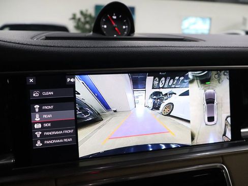Used 2020 Porsche Panamera image 36