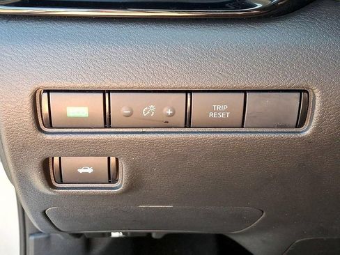 Certified 2023 Nissan Sentra SV FWD image 27