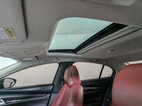 Used 2023 MAZDA MAZDA3 s image 19