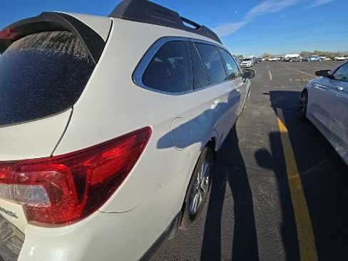 Used 2019 Subaru Outback 2.5i Premium AWD/4WD image 34