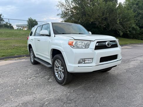 Used 2011 Toyota 4Runner Limited AWD/4WD image 2