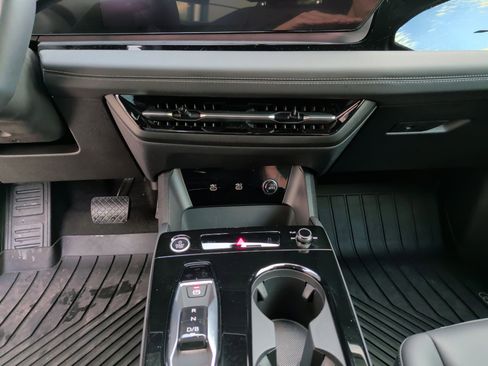 Used 2025 Audi Q6 e-tron Premium w/ Convenience Package image 30