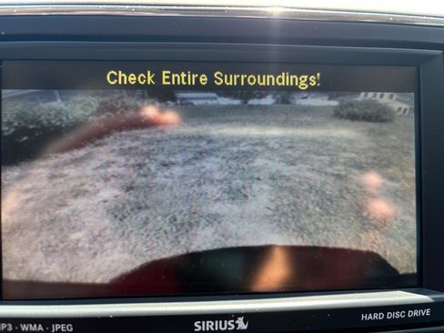 Used 2011 Jeep Grand Cherokee Laredo AWD/4WD image 14