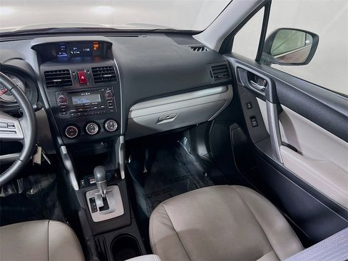 Used 2014 Subaru Forester 2.5i Limited image 22