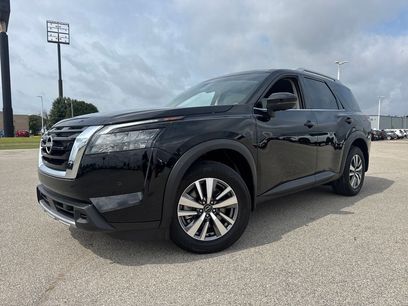Used 2025 Nissan Pathfinder SL w/ Cargo Package