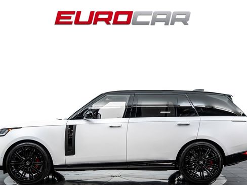 Used 2024 Land Rover Range Rover SV AWD/4WD image 2