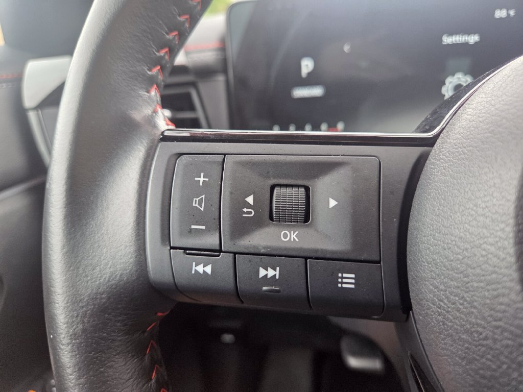 Used 2025 Nissan Kicks SR w/ Illumination Package AWD/4WD image 13