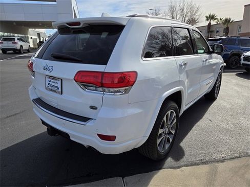 Used 2017 Jeep Grand Cherokee Overland image 4