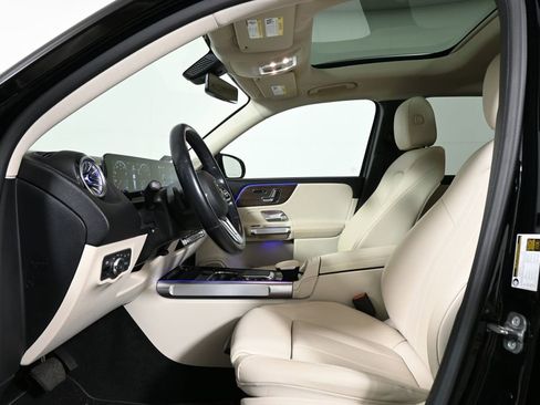 Certified 2023 Mercedes-Benz GLB 250 4MATIC image 3