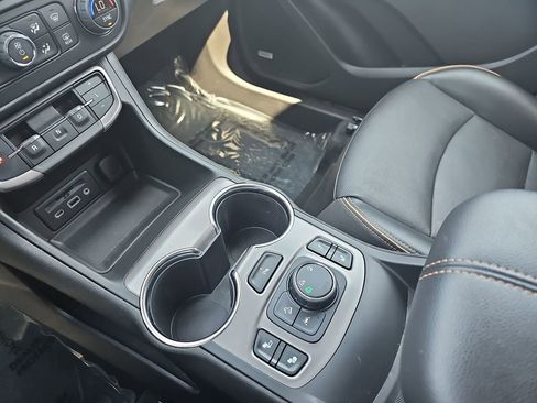 Certified 2022 GMC Terrain AT4 w/ Infotainment Package II AWD/4WD image 27