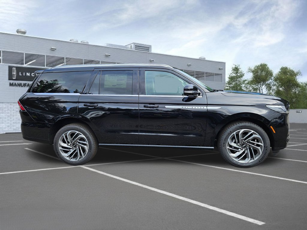 New 2027 Lincoln Navigator Reserve AWD/4WD image 6