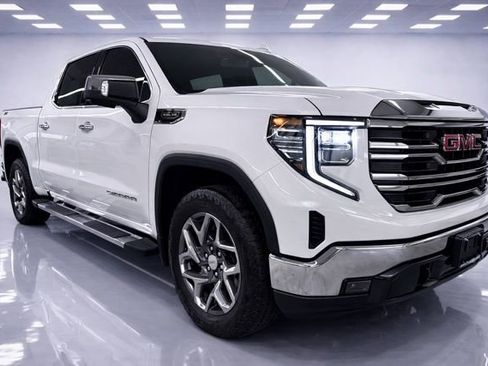 Used 2023 GMC Sierra 1500 SLT w/ SLT Premium Package image 7