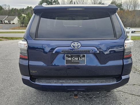 Used 2017 Toyota 4Runner SR5 image 5