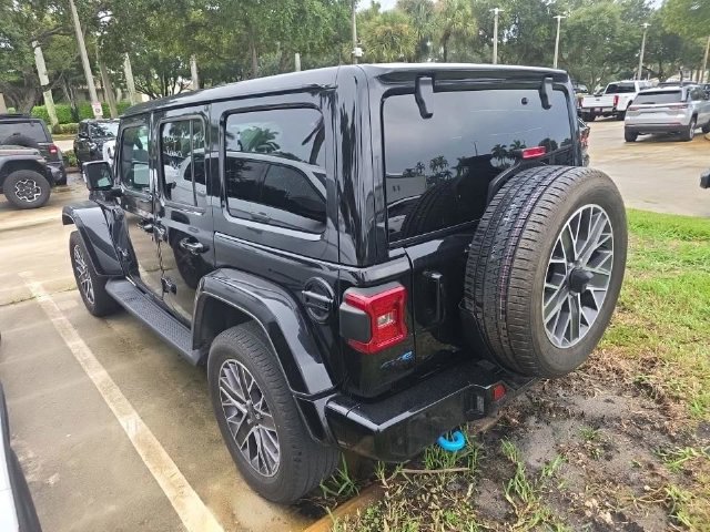 Used 2022 Jeep Wrangler Unlimited Sahara AWD/4WD image 4